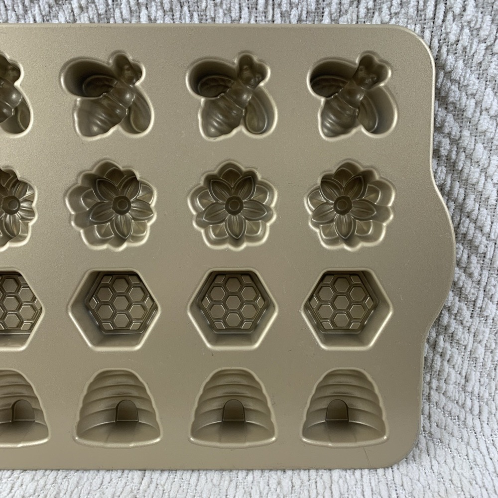 Nordic Ware Gold Bee, Flower & Hive Mini Cakelet Pan - Picture 4 of 16